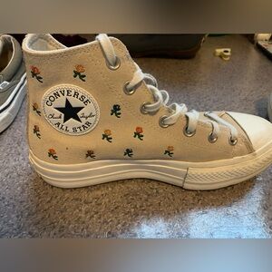 Embroidered Platform Converse